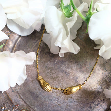 "Les mains" necklace/ gold