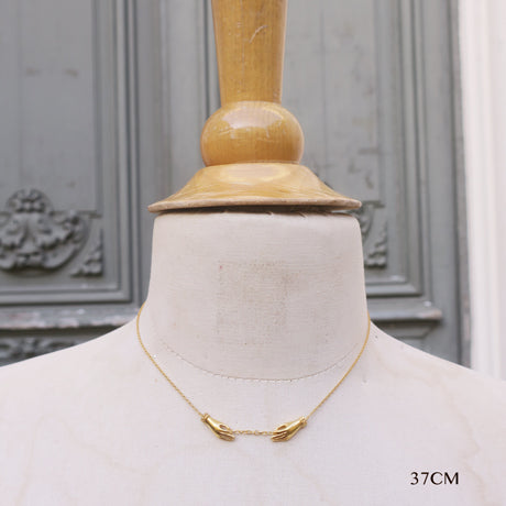 "Les mains" necklace/ gold
