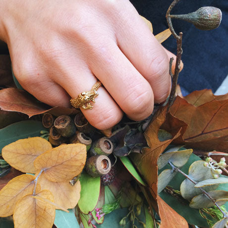 crocodile ring/ gold
